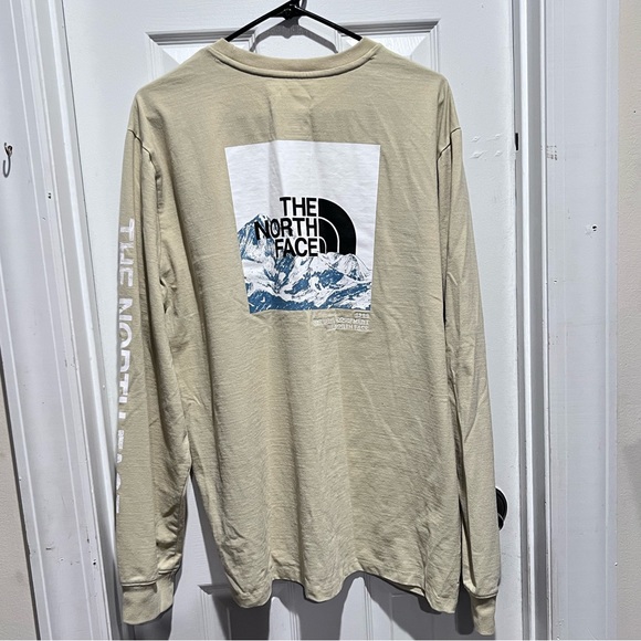 The North Face Long Sleeve. Size XL. - Picture 2 of 4